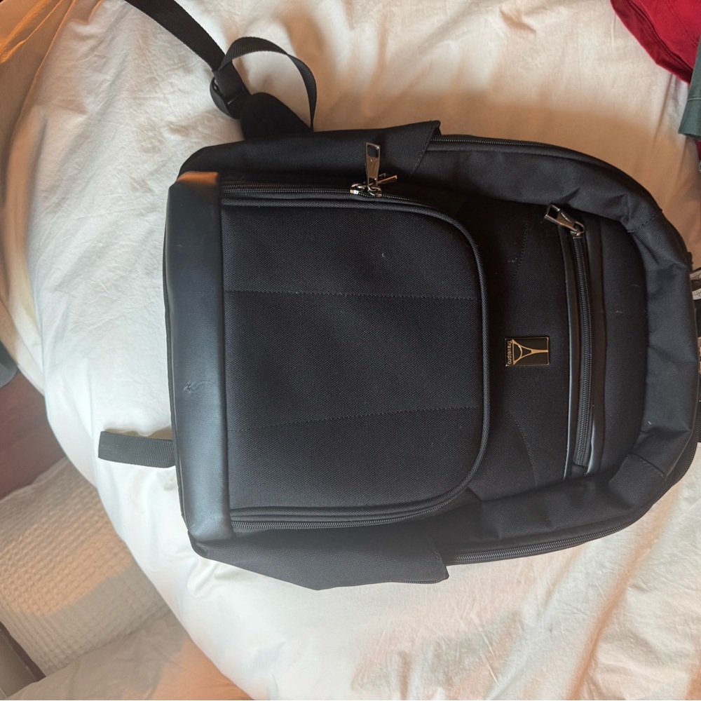 NWOT Travelpro Elite laptop backpack